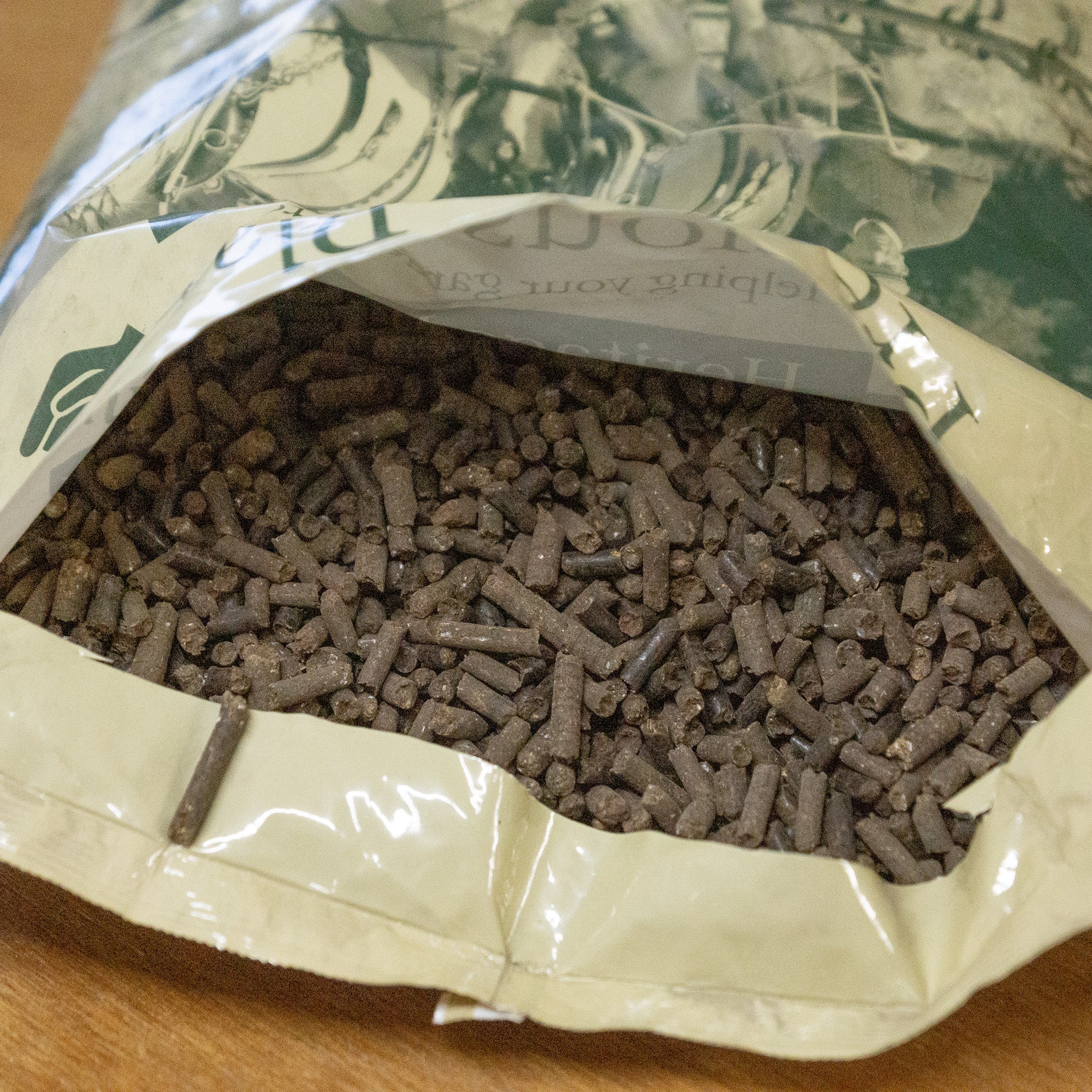 Precious Plants Pelleted Farmyard Manure Fertiliser 5kg Sachet – Organic Soil Improver & Plant Feed for Flowers, Beds & Borders