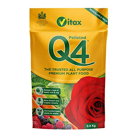 Vitax Q4 Fertiliser Pelleted 0.9kg (Resealable Pouch)