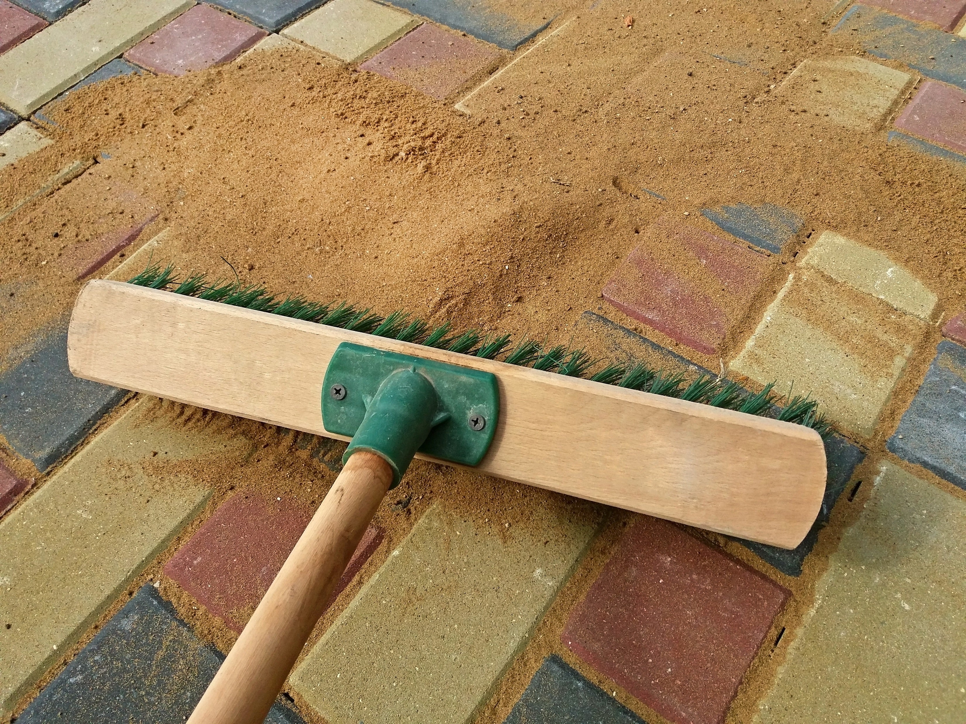 Kiln Dried Paving Sand 20kg bag - By Jamieson Brothers